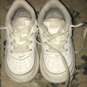 A pair of Nike force 1 for toddler boys.